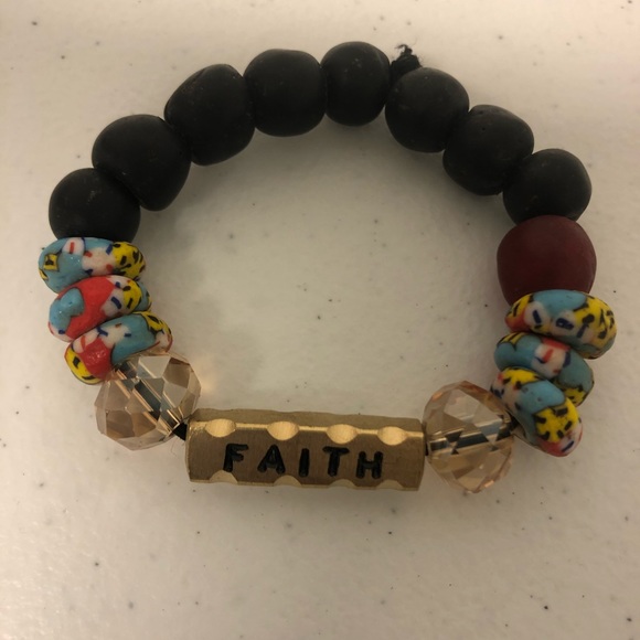 Bracelets - Picture 3 of 8